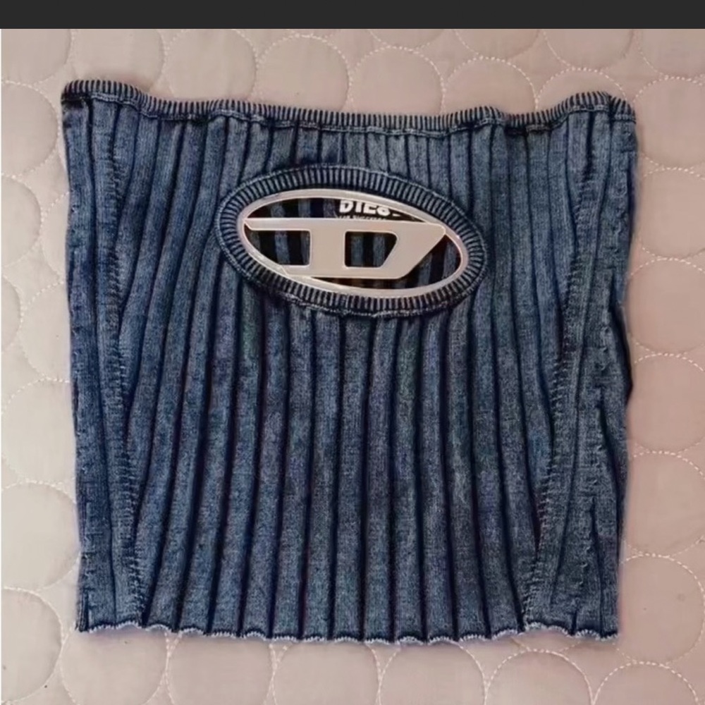 Diesel logo cut out bandeau top